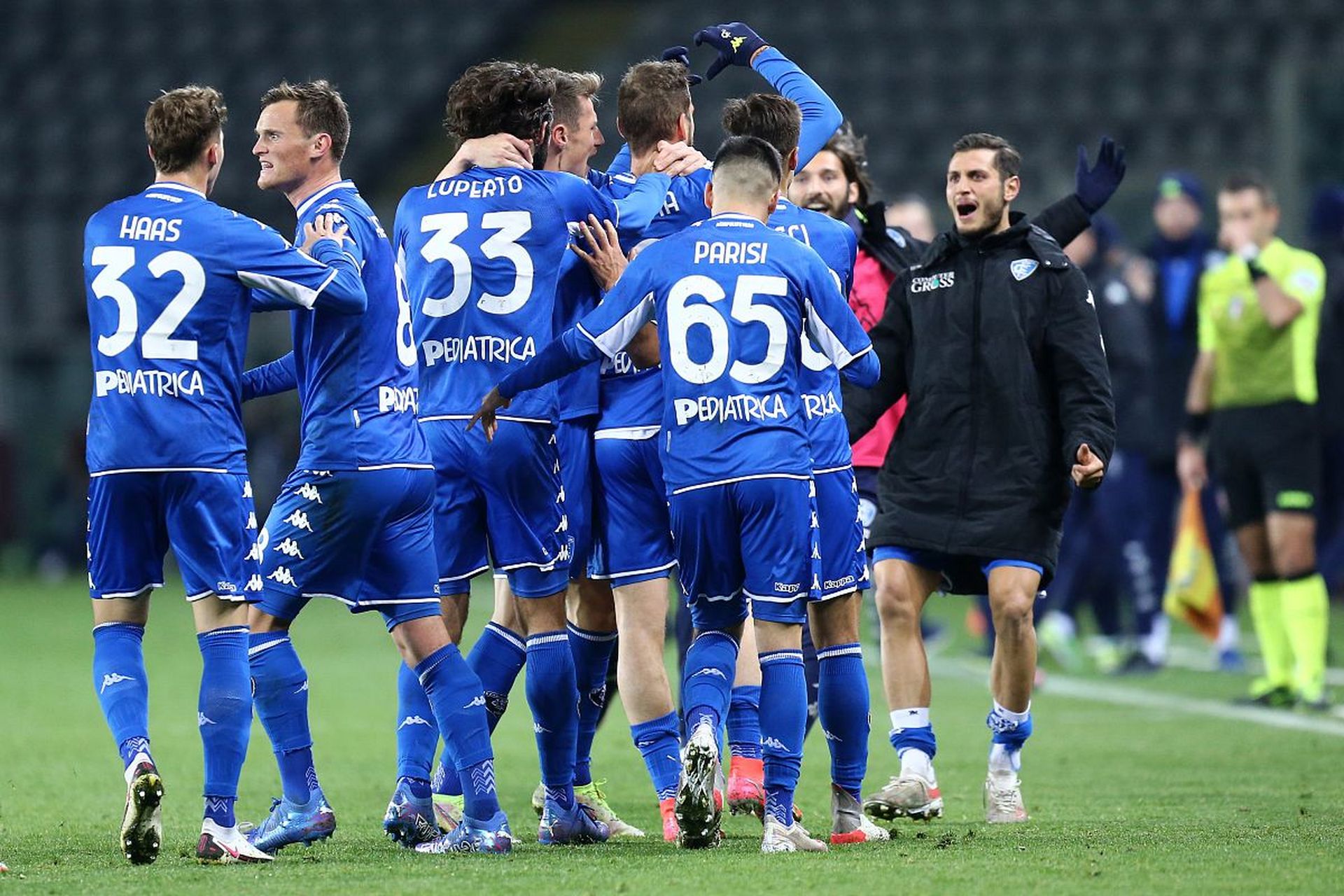 现场观赛的 现场观赛的